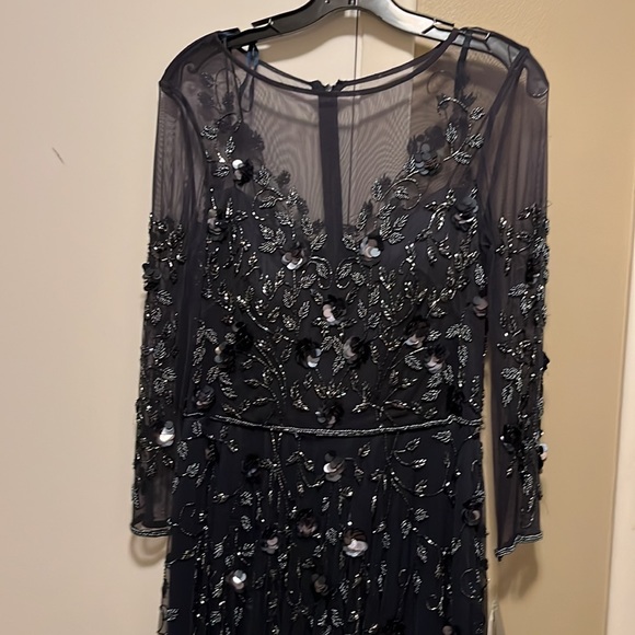 Gown navy blue from Saks Off 5th.size 10- fits like a medium. Brand new - Picture 5 of 9